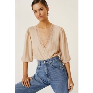 Anthropologie Dolan Left Coast Deep-V Lace Top in Light Sand. Size SMALL, NWT